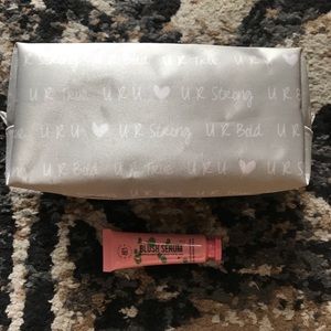 Jewell by ThirtyOne Silver Makeup Case